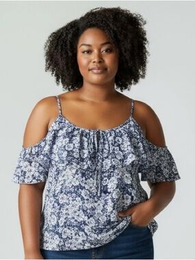 Torrid Scoop Neck Spaghetti Strap Keyhole Front Closure Top Size 1